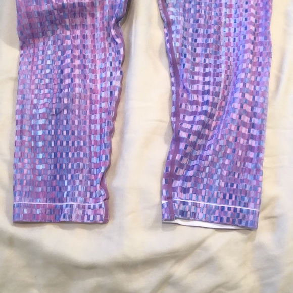 NikiBiki Sport Capri Leggings - Picture 4 of 9